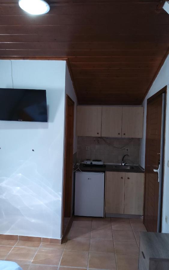 סארטי Rooms & Studios Christina מראה חיצוני תמונה